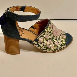 DOLCE BY MOJO MOXY SHOES